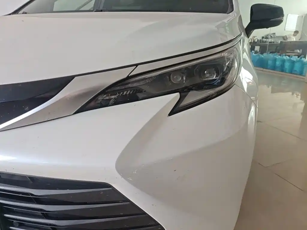 Toyota Sienna — миниатюра 24