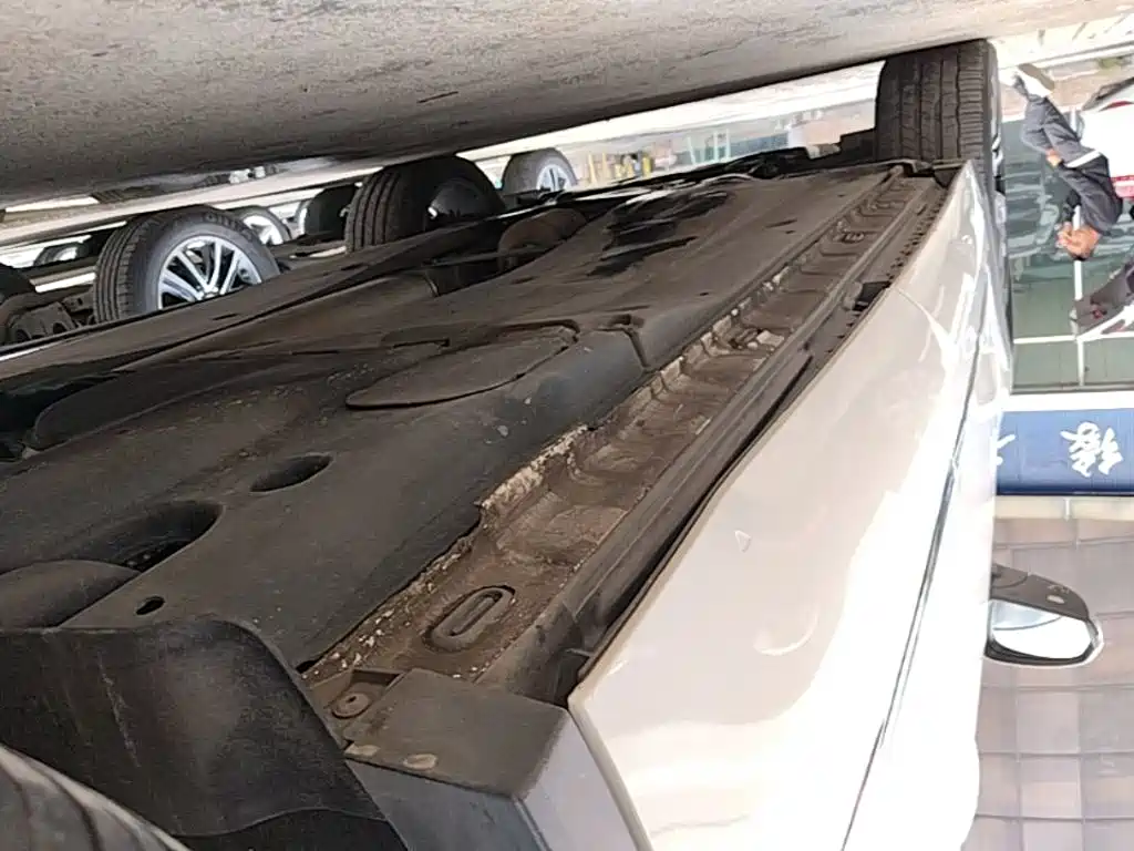 Volkswagen Tiguan L — миниатюра 22