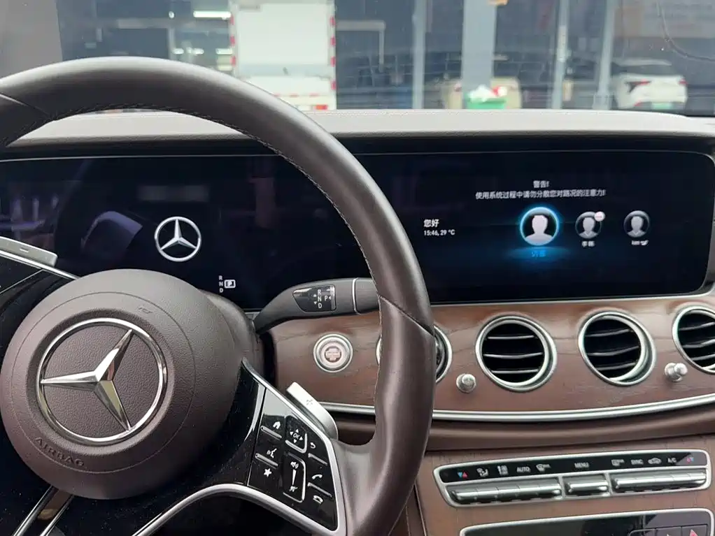Mercedes-Benz E-Class — миниатюра 14