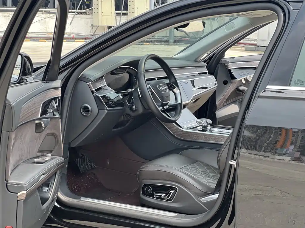 Audi A8 2023 A8L 55 TFSI quattro Flagship