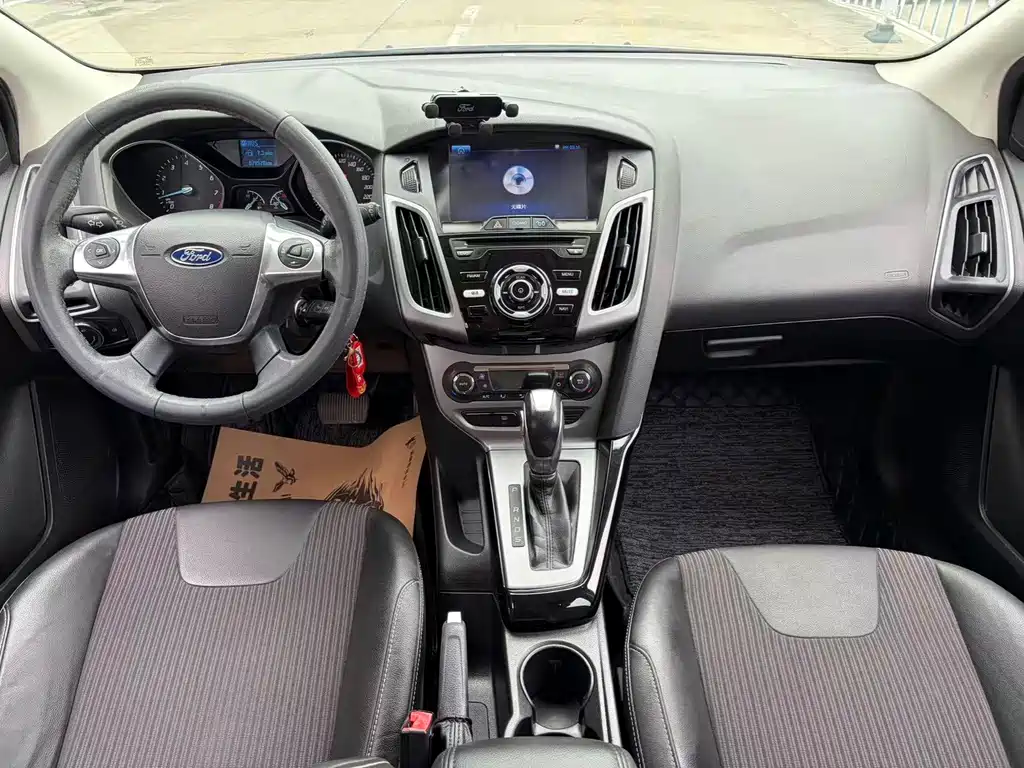 Ford Focus — миниатюра 8