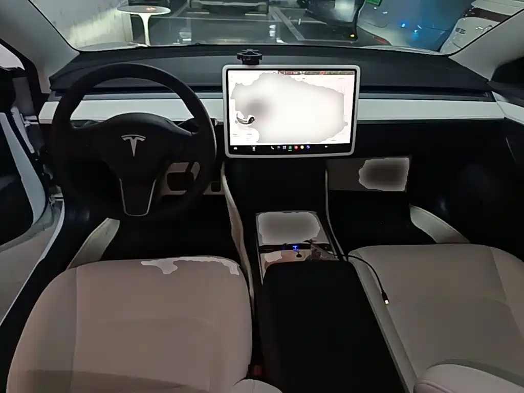 Tesla Model 3 — миниатюра 10