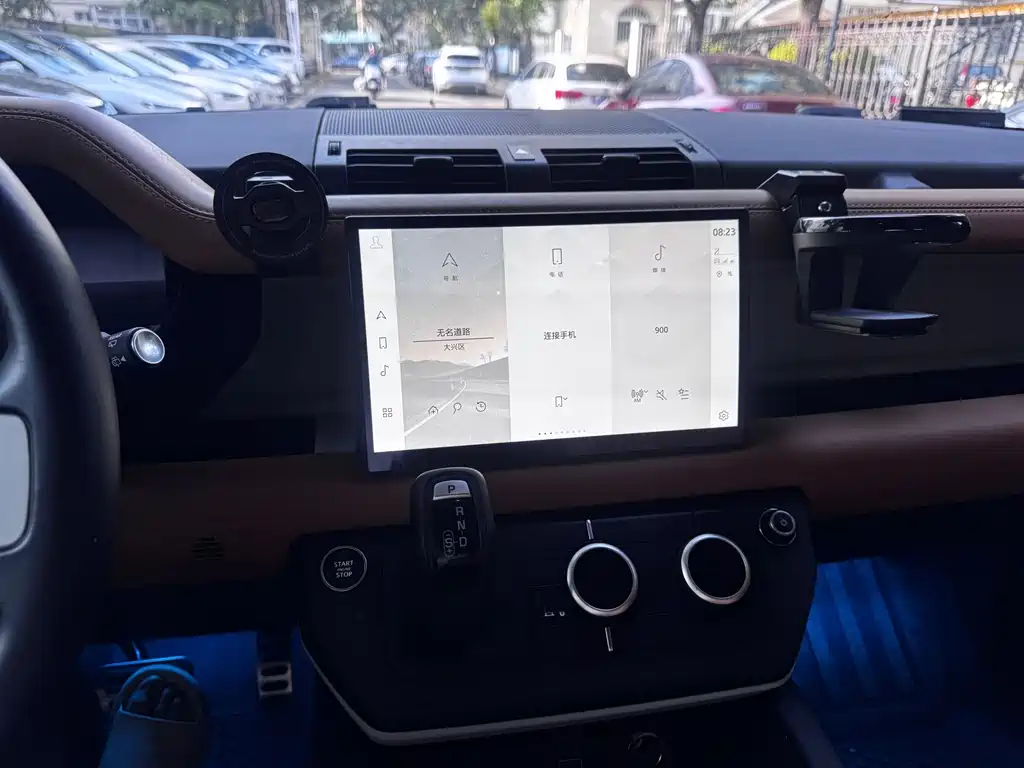 Land Rover Defender — миниатюра 13
