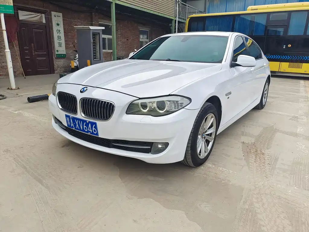 BMW 5 Series — миниатюра 2