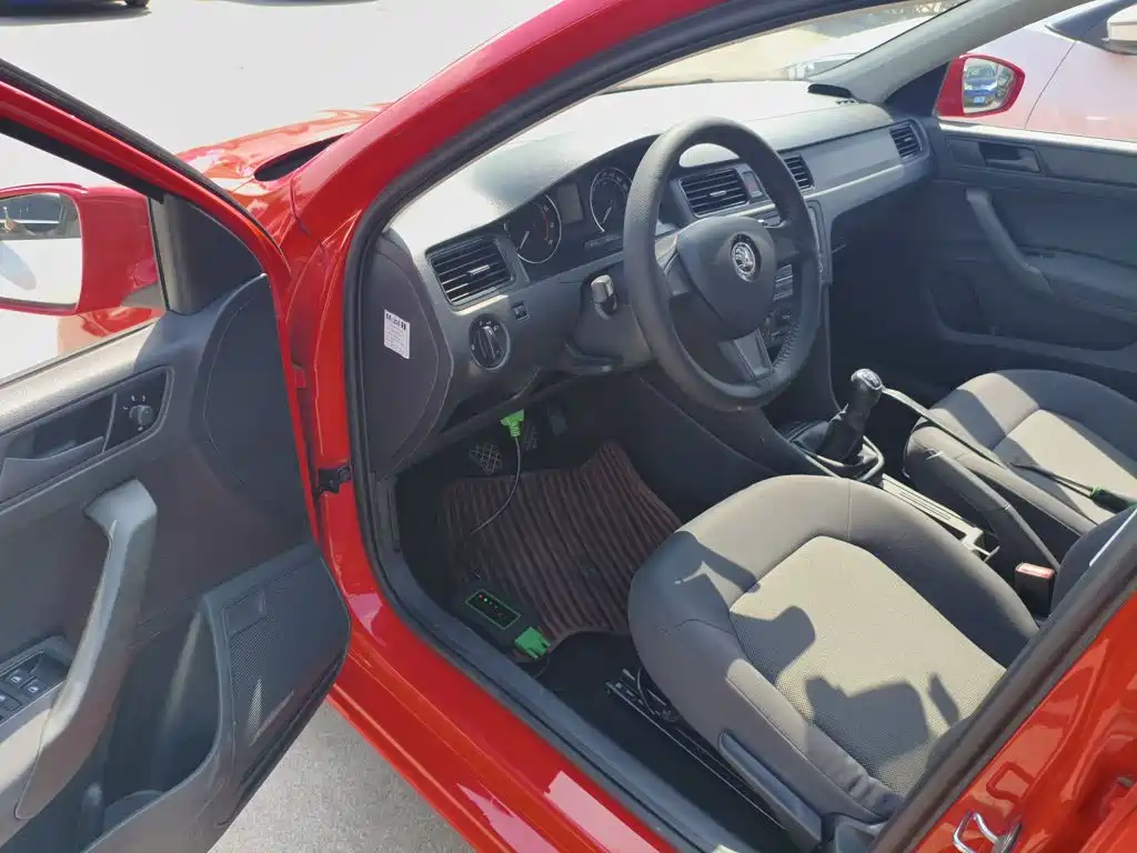 Skoda Rapid Spaceback — миниатюра 16
