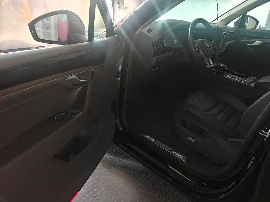 Volkswagen Touareg — миниатюра 5