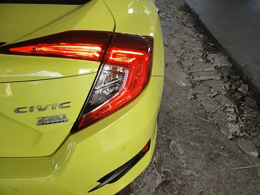 Honda Civic — миниатюра 8