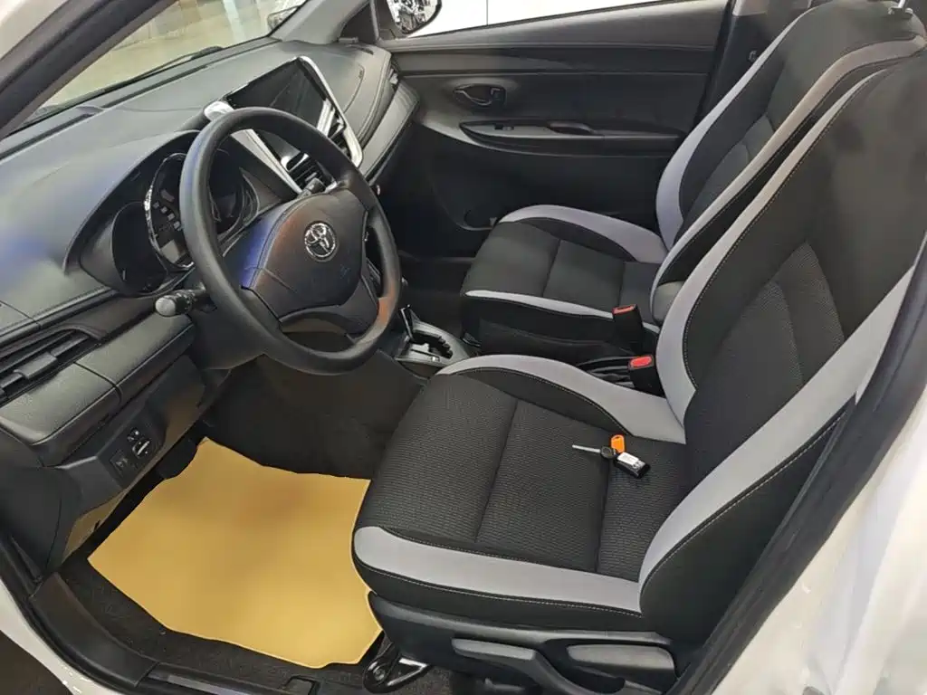 Toyota Yaris L — миниатюра 15