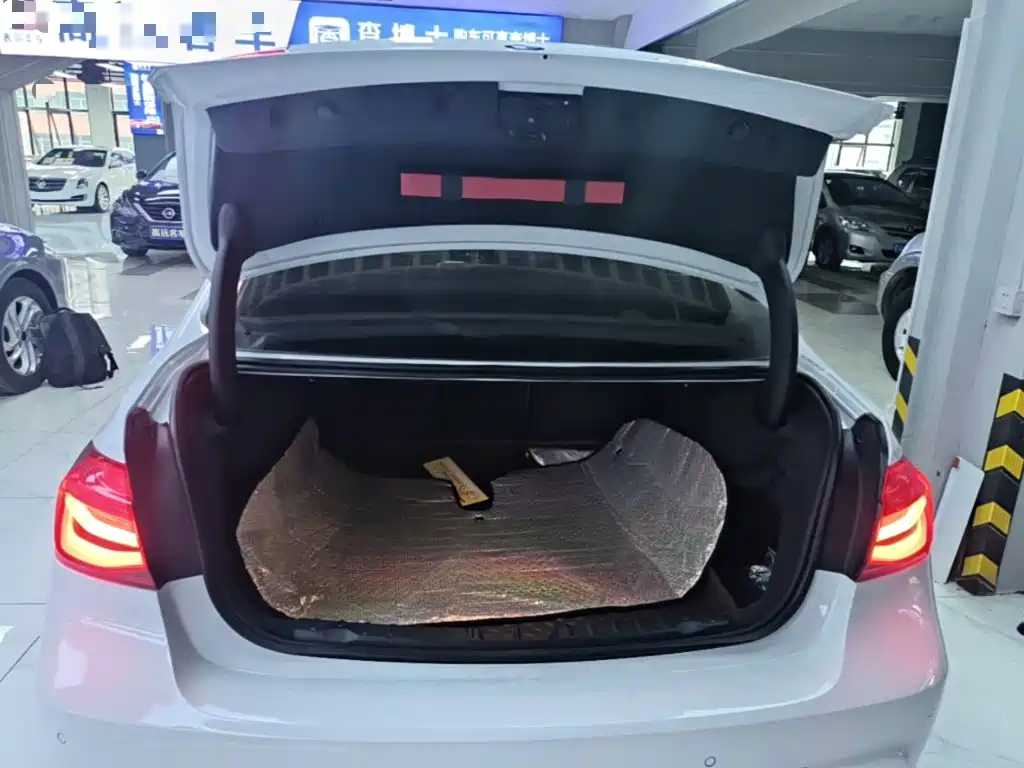 BMW 3 Series — миниатюра 19