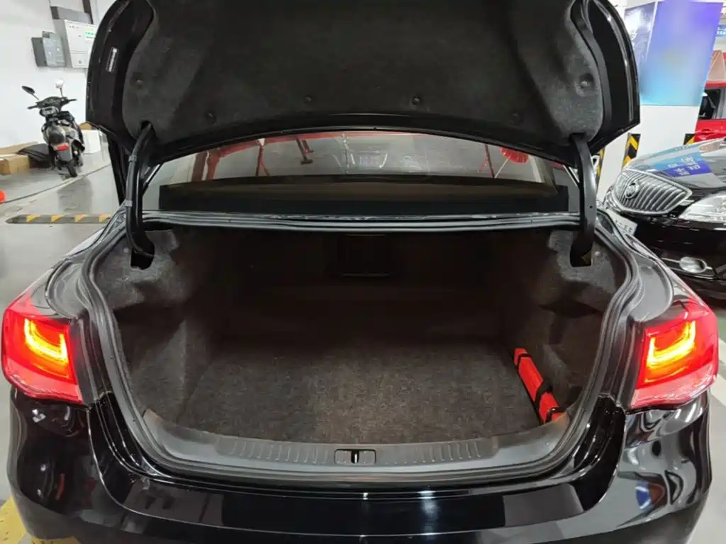 Chevrolet Malibu — миниатюра 19