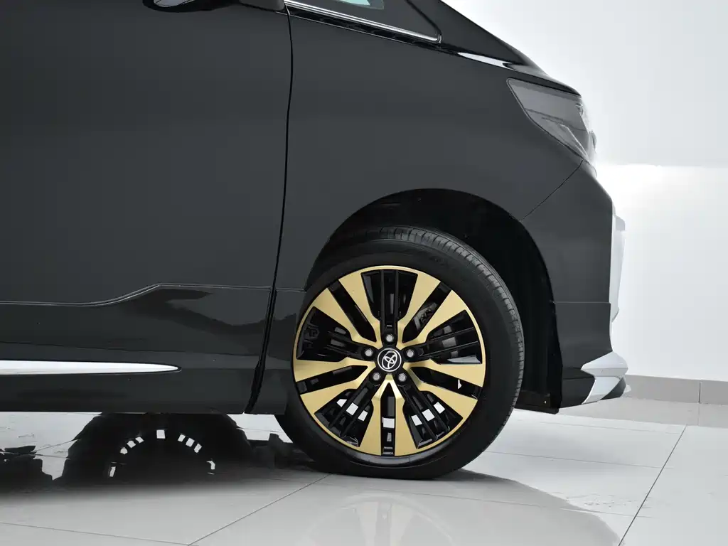 Toyota Alphard — миниатюра 26