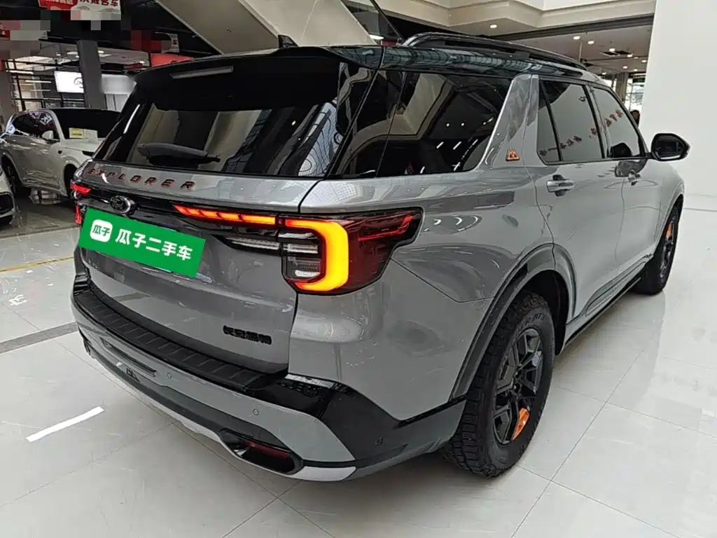 Ford Explorer — миниатюра 7