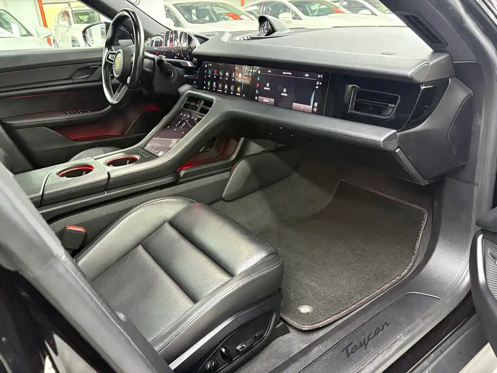 Porsche Taycan — миниатюра 13