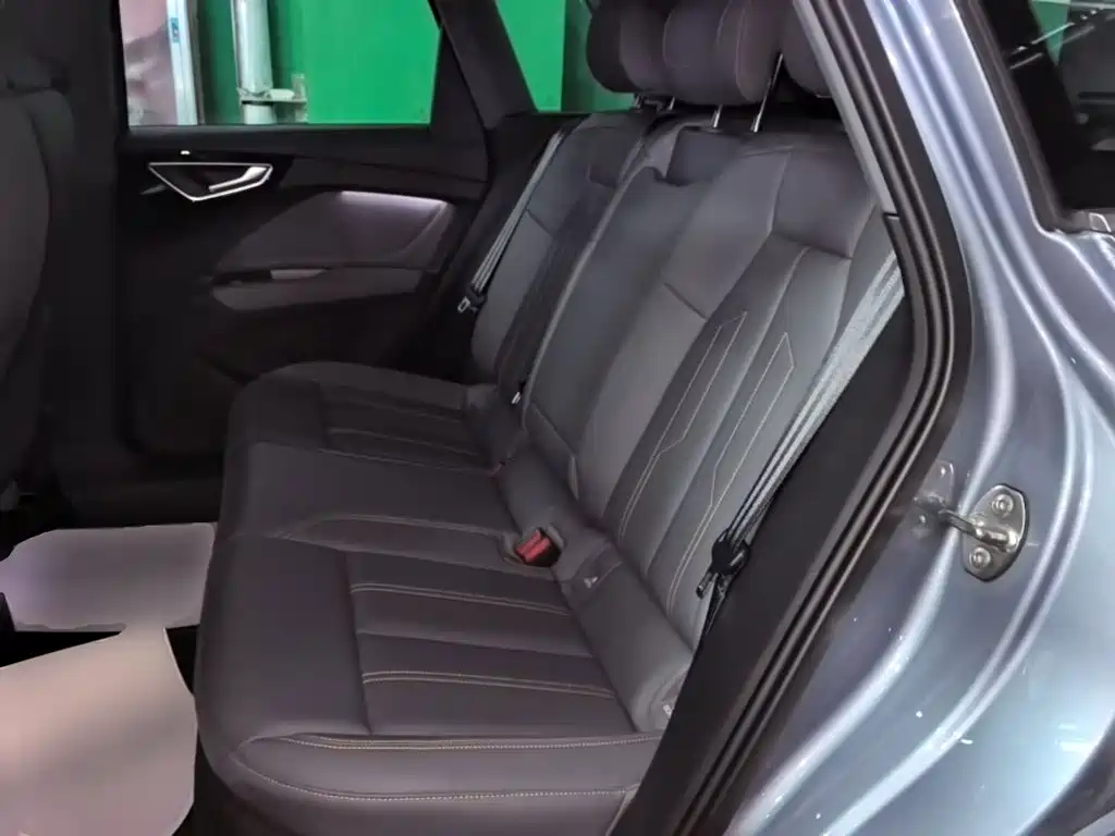 Audi Q4 e-tron — миниатюра 17