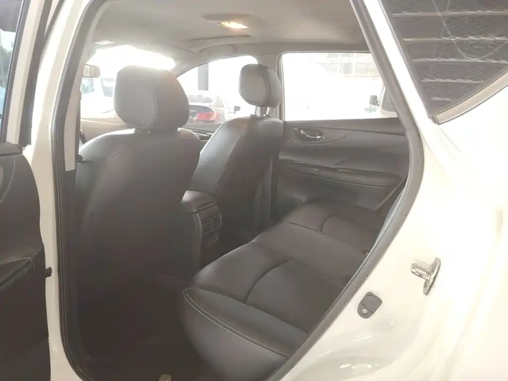 Nissan Tiida — миниатюра 17