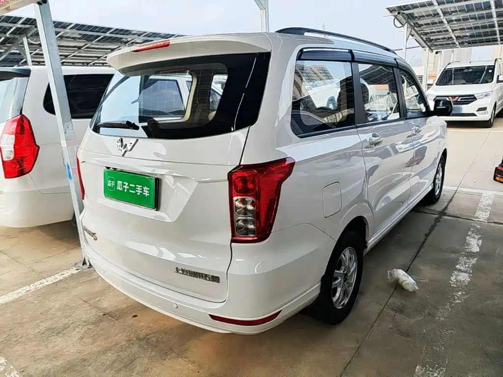 Wuling Hongguang — миниатюра 5