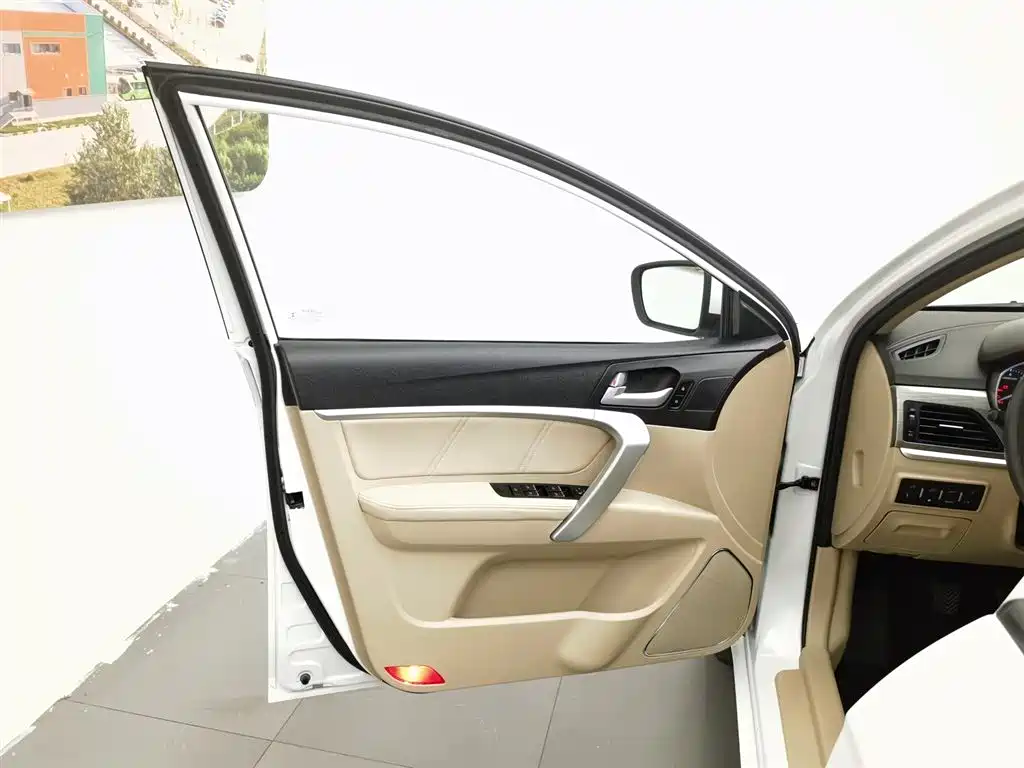 Geely Emgrand 2017 1.5L MT Luxury