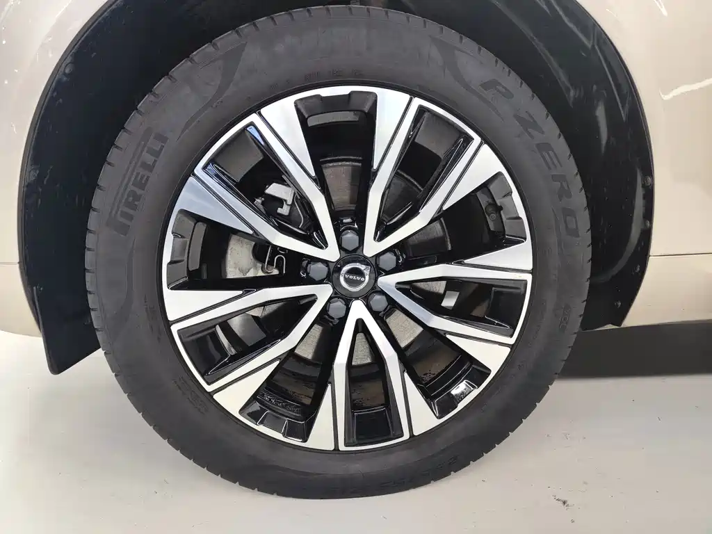 Volvo XC60 — миниатюра 12