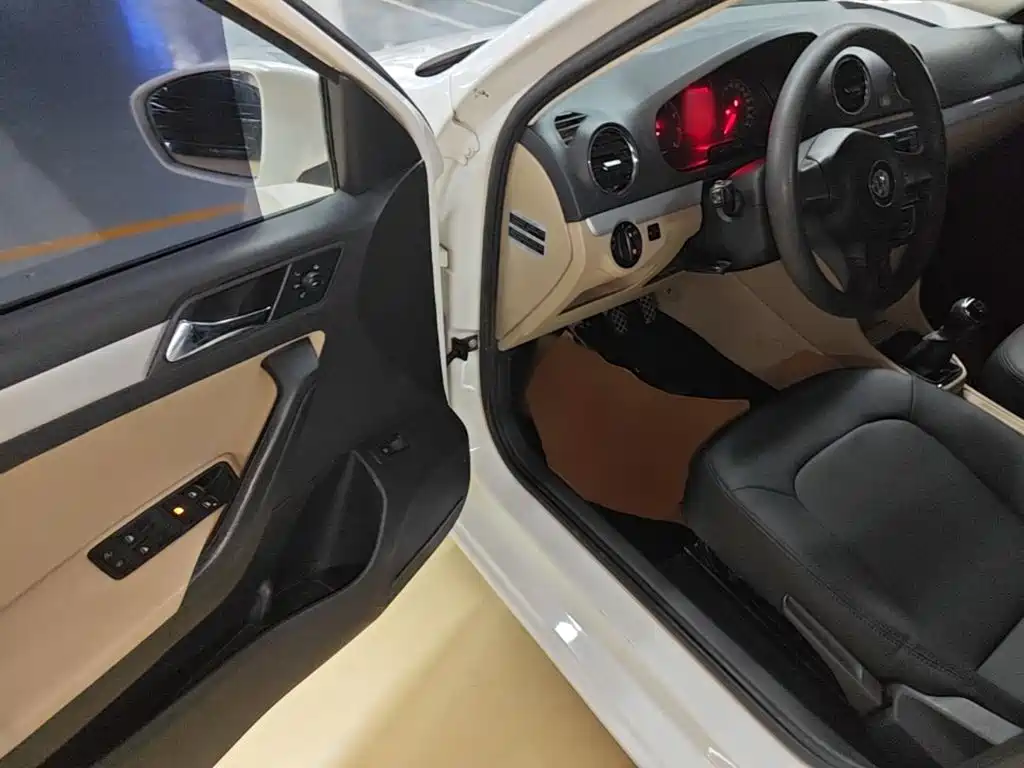 Volkswagen Jetta — миниатюра 16