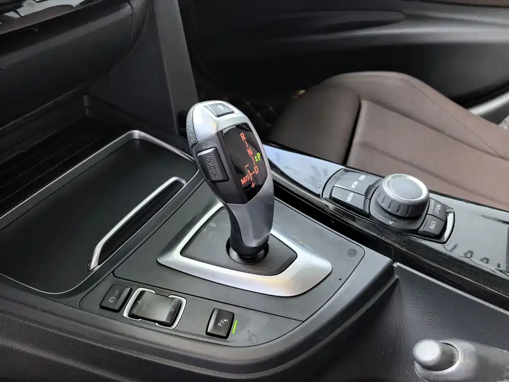 BMW 3 Series — миниатюра 10