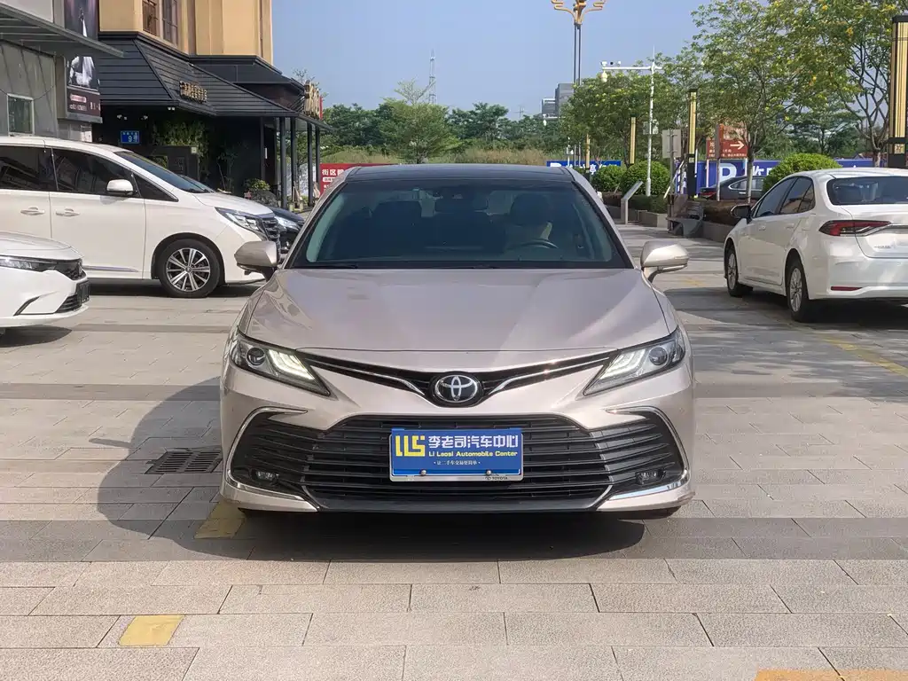 Toyota Camry — миниатюра 2