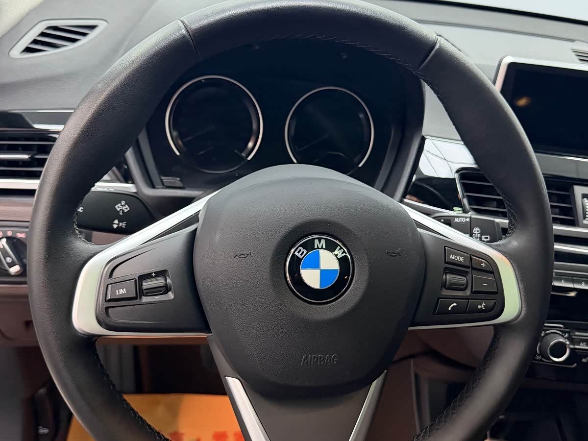 BMW X1 1.5 л 2021 г. Белый, пробег 35000 км