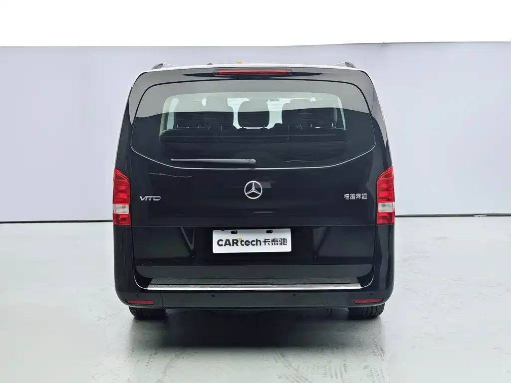 Mercedes-Benz Vito 2023 2.0T 7 мест