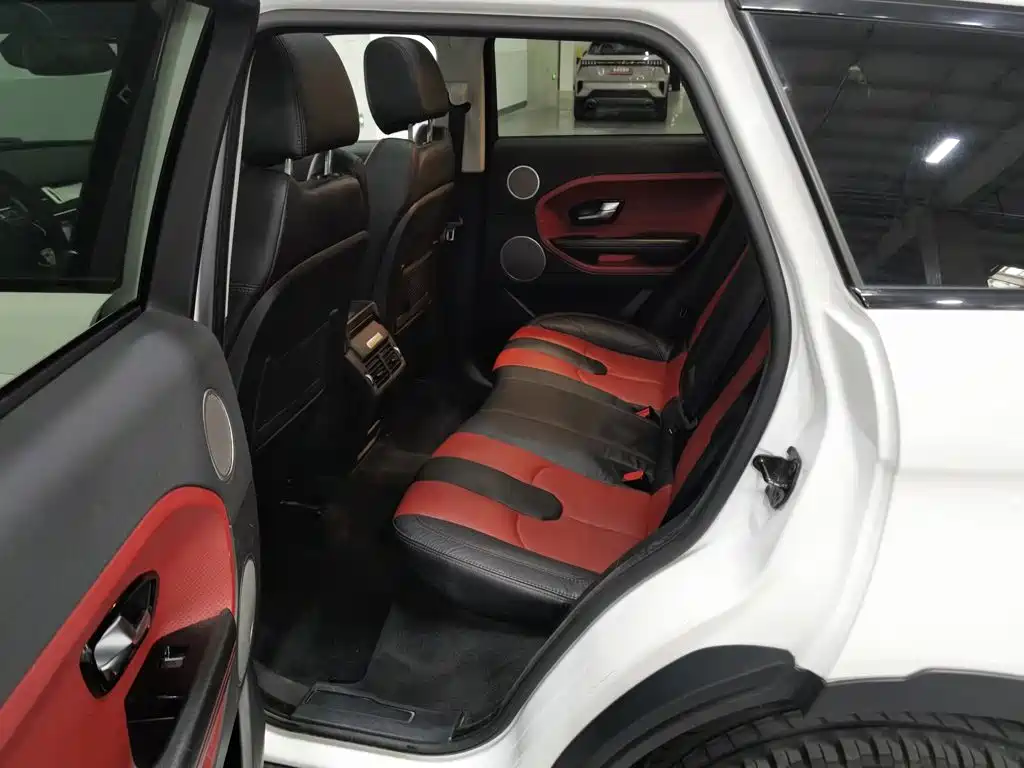 Land Rover Evoque (Import) — миниатюра 15
