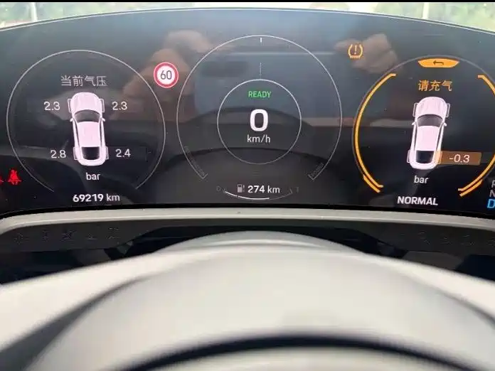 Porsche Taycan — миниатюра 3