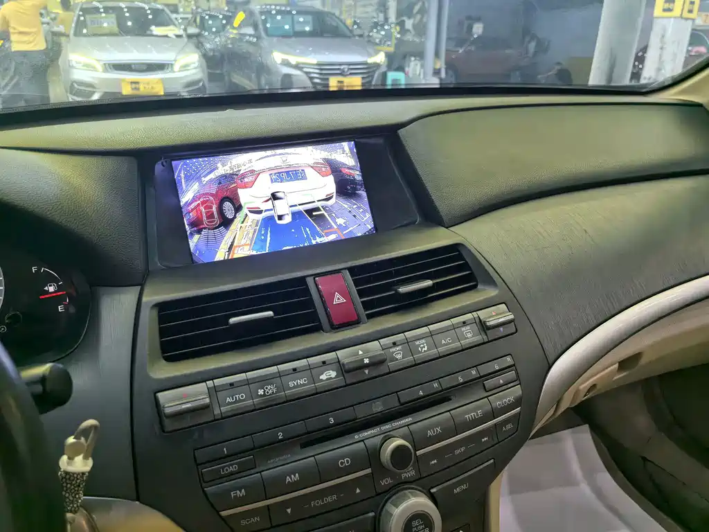 Honda Accord — миниатюра 8