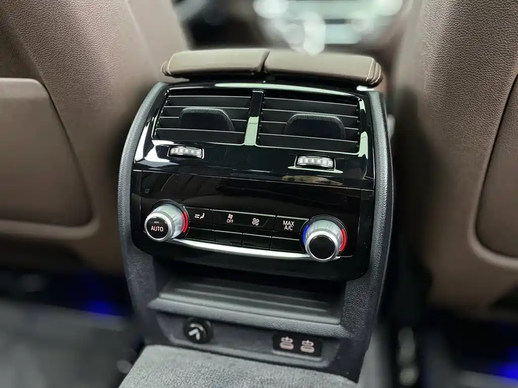 BMW 5 Series — миниатюра 30