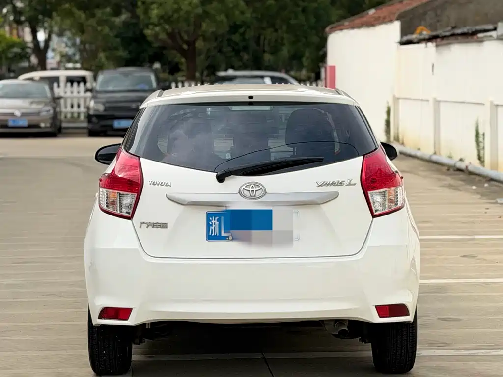 Toyota Yaris L — миниатюра 5