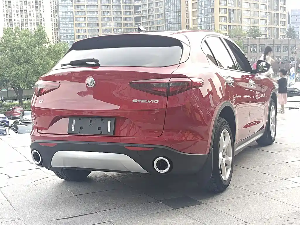 Alfa Romeo Stelvio — миниатюра 8