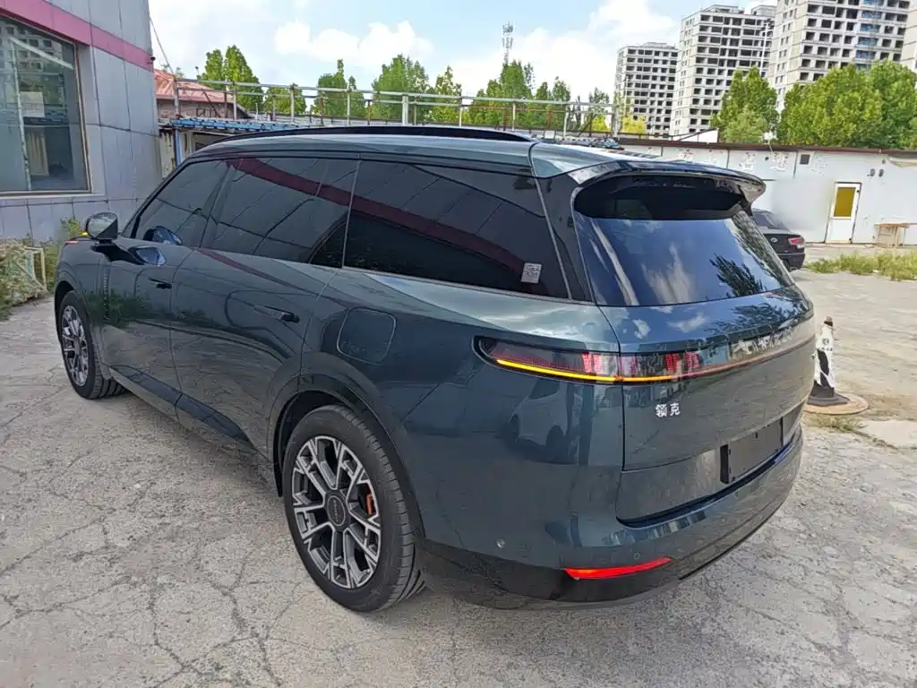 Lynk & Co Рука 900. — миниатюра 5
