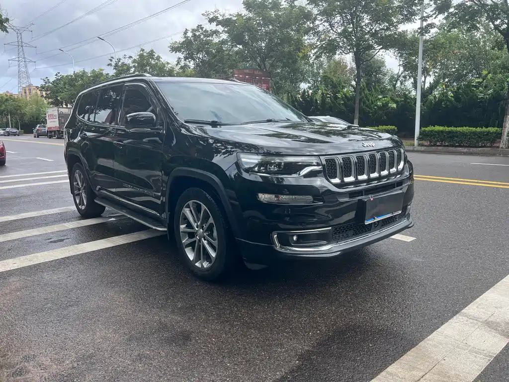 Jeep Grand Commander — миниатюра 3
