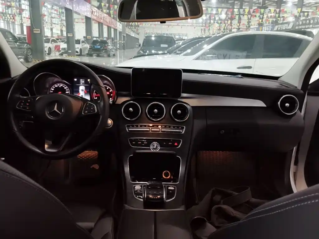 Mercedes-Benz C-Class — миниатюра 10