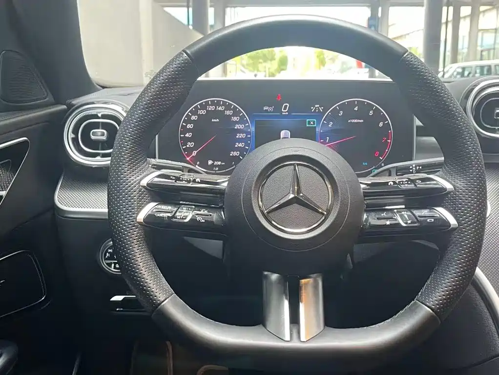 Mercedes-Benz C-Class — миниатюра 13