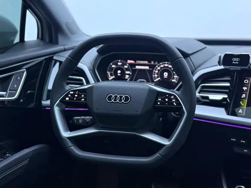Audi Q4 e-tron — миниатюра 12