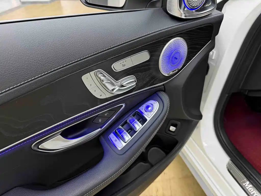 Mercedes-Benz C-Class — миниатюра 8