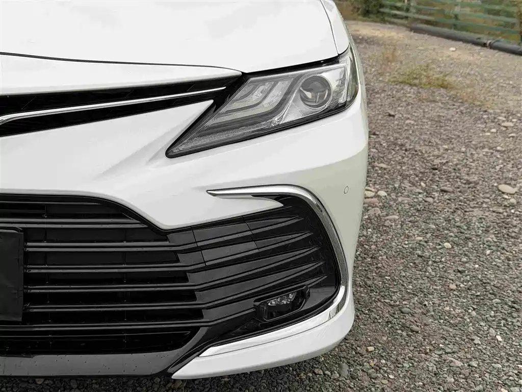 Toyota Camry — миниатюра 13