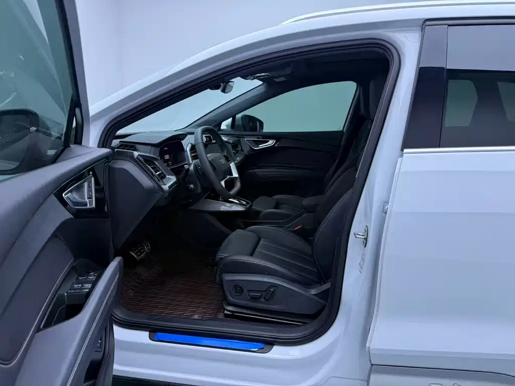 Audi Q4 e-tron — миниатюра 9