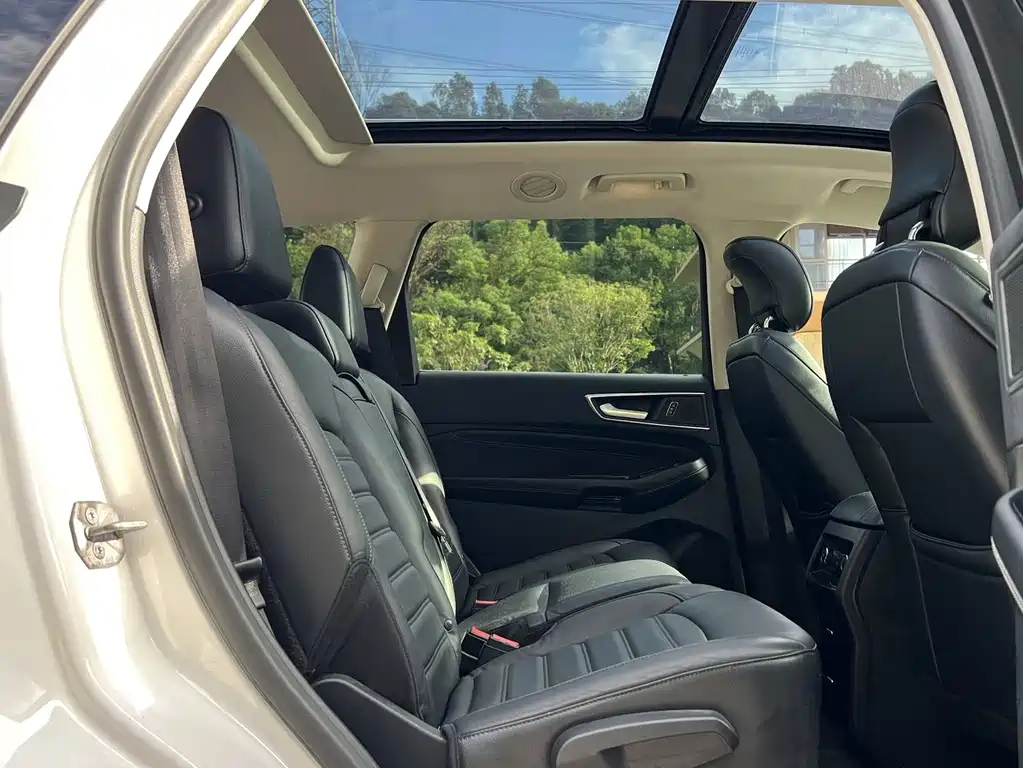 Ford Edge — миниатюра 11