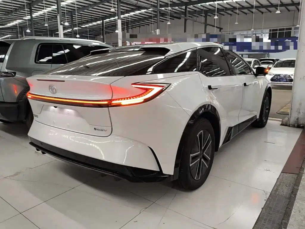 Toyota bZ5 — миниатюра 7