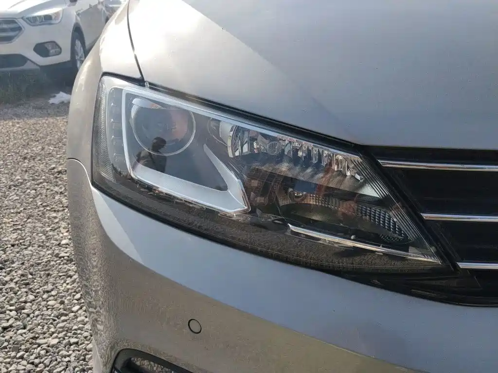 Volkswagen Sagitar — миниатюра 7