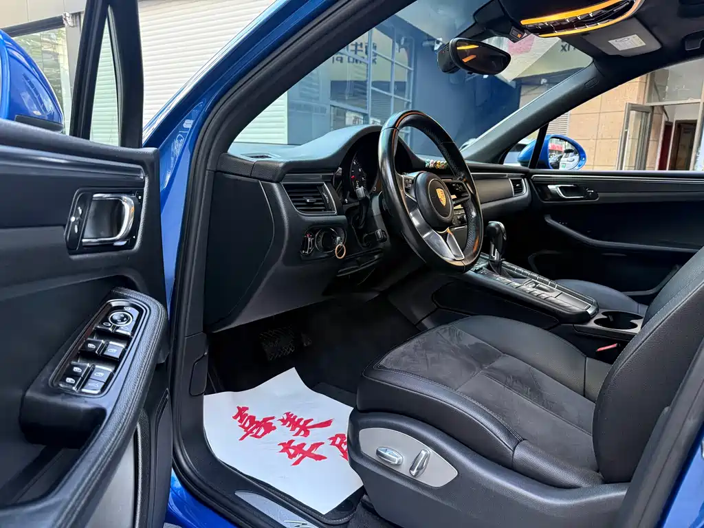 Porsche Macan — миниатюра 8