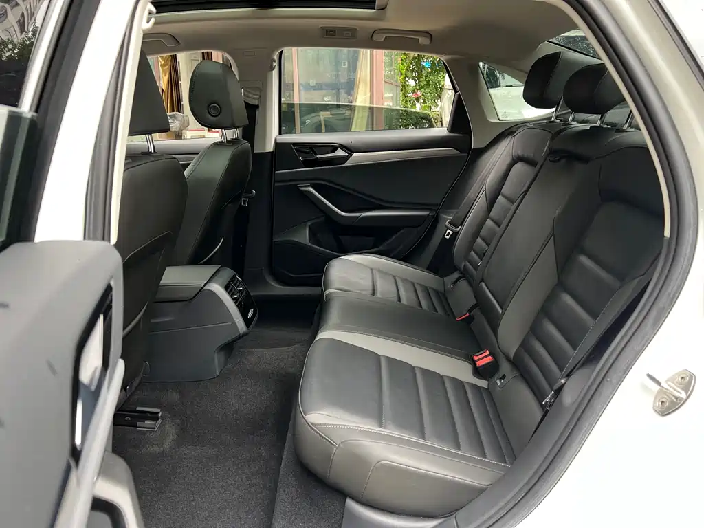 Volkswagen Sagitar 2022 280TSI DSG