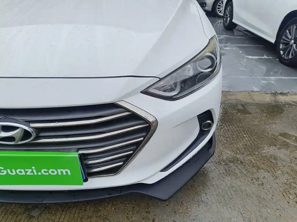 Hyundai Elantra — миниатюра 24