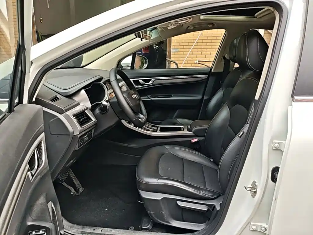 Geely Emgrand GS — миниатюра 15