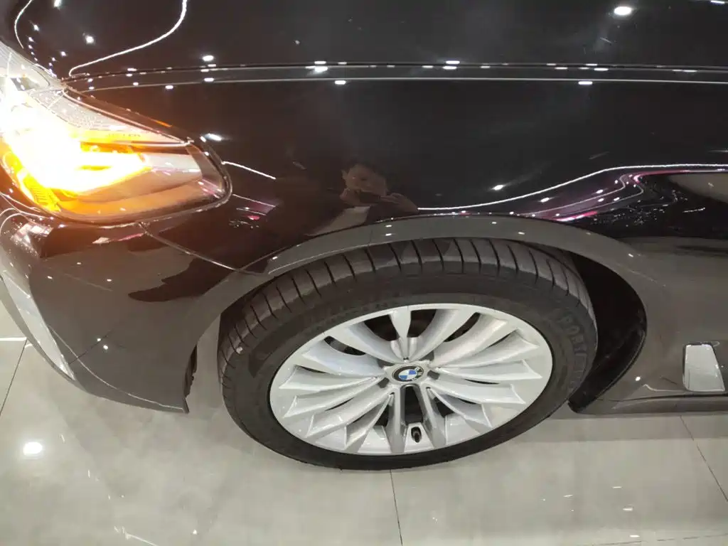 BMW 5 Series — миниатюра 25