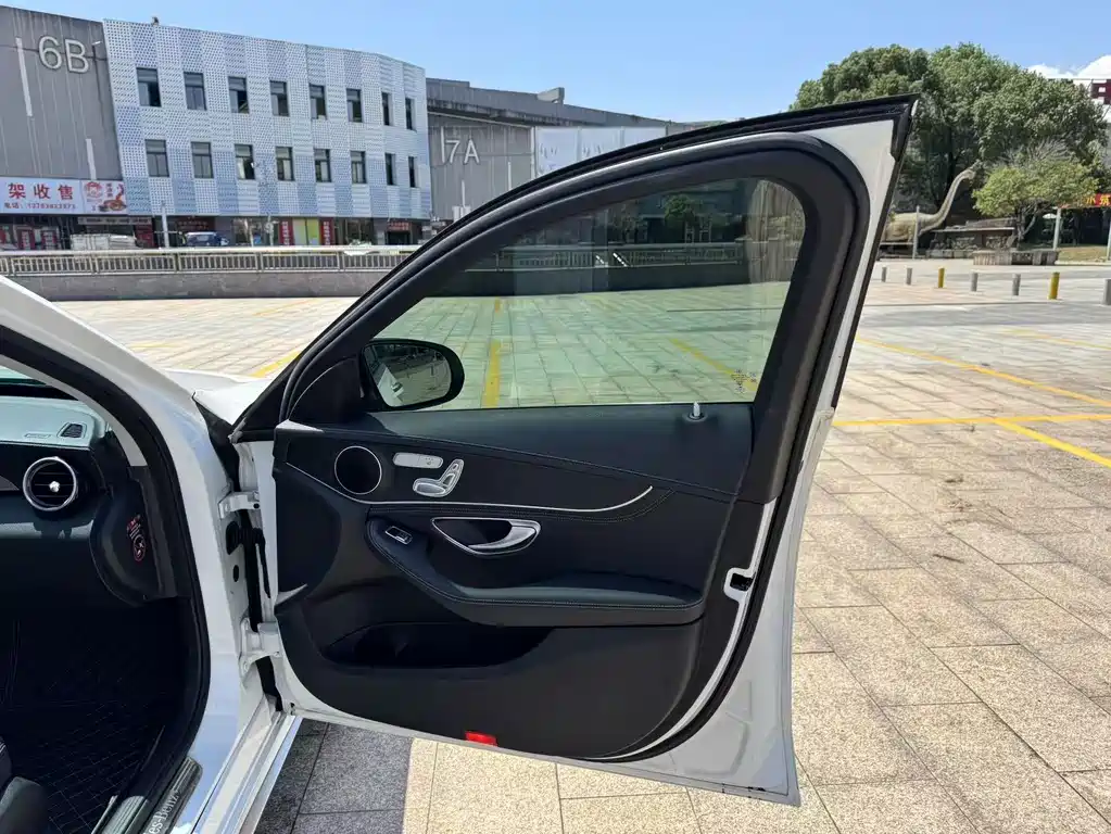 Mercedes-Benz C-Class — миниатюра 27